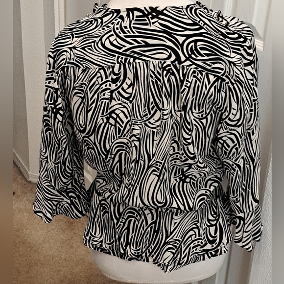 Jones New York 100% Silk Blouse  Size 10 - Picture 3 of 7